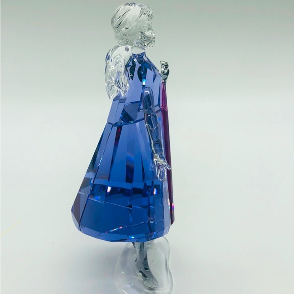 Swarovksi Frozen 2 Anna Figurine with original boxe and COA - Picture 4 of 7